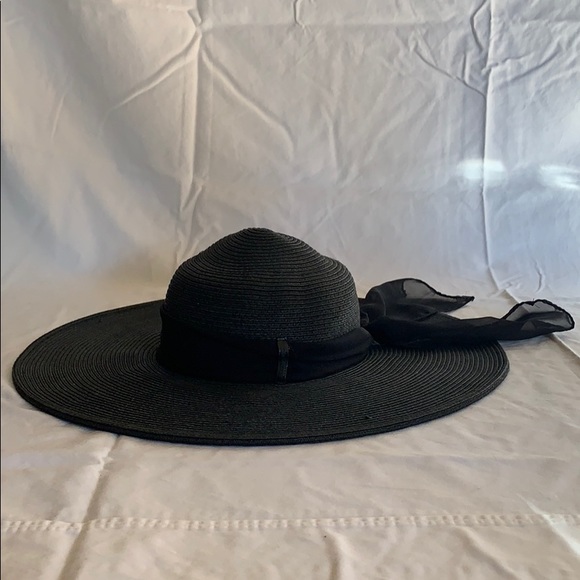 Large Black hat - Picture 2 of 3